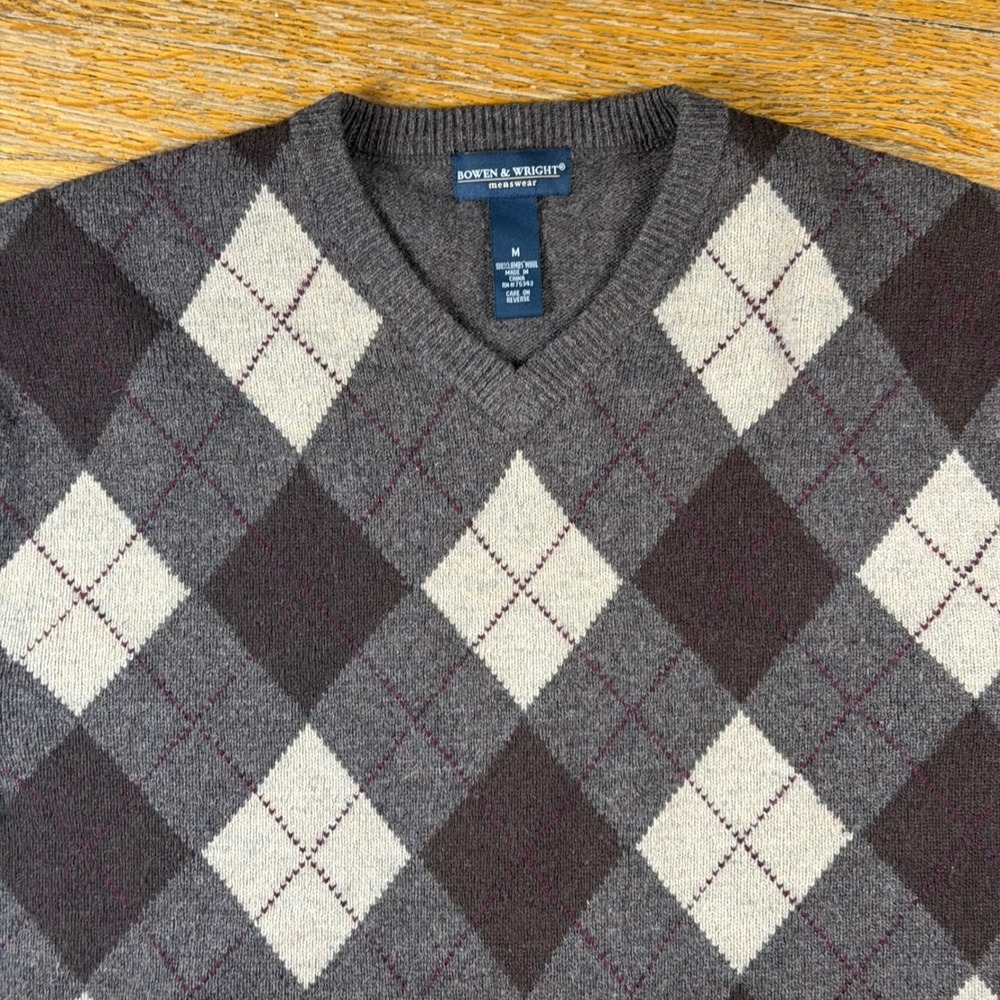 Bowen & Wright Mens Argyle V-Neck Sweater Gray 100% Lambswool Size M Preppy Knit